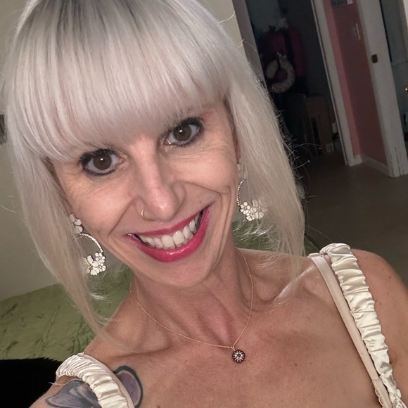 Meet your Posher, Brooklyn - Picture 1 of 1